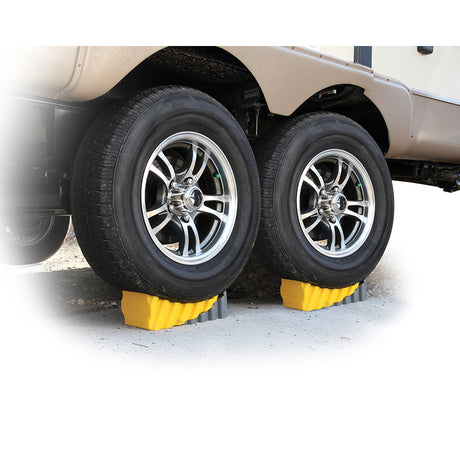 Camco Curved Leveler  Wheel Chock 2Pack